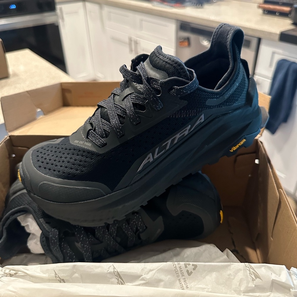 ALTRA Women’s Olympus 6 Trail Running Shoe